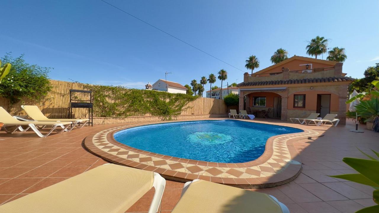 Chalet El Parral - Piscina Y Sala De Cine Malaga Luaran gambar