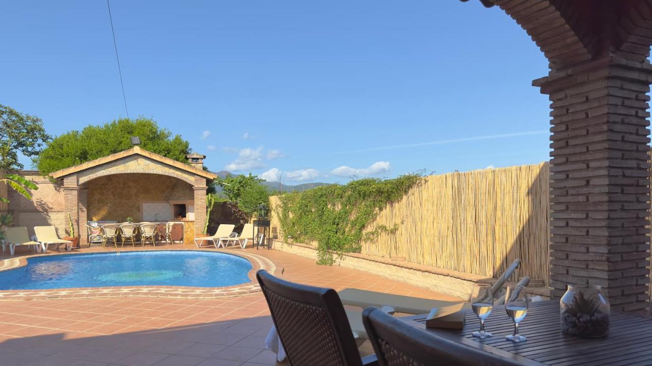 Chalet El Parral - Piscina Y Sala De Cine Malaga Luaran gambar