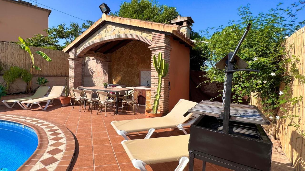 Chalet El Parral - Piscina Y Sala De Cine Malaga Luaran gambar